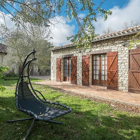 Charming Holiday Home With Pool モンバジャック エクステリア 写真