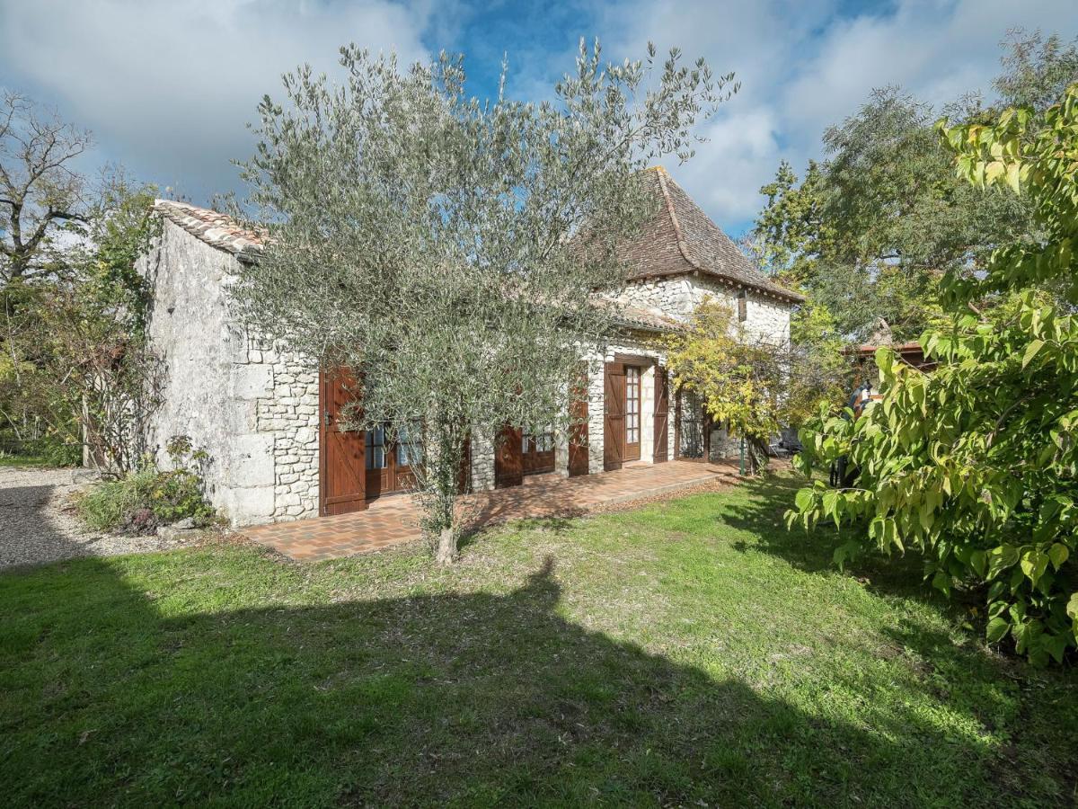 Charming Holiday Home With Pool モンバジャック エクステリア 写真