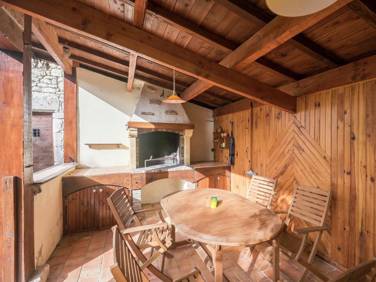 Charming Holiday Home With Pool モンバジャック エクステリア 写真