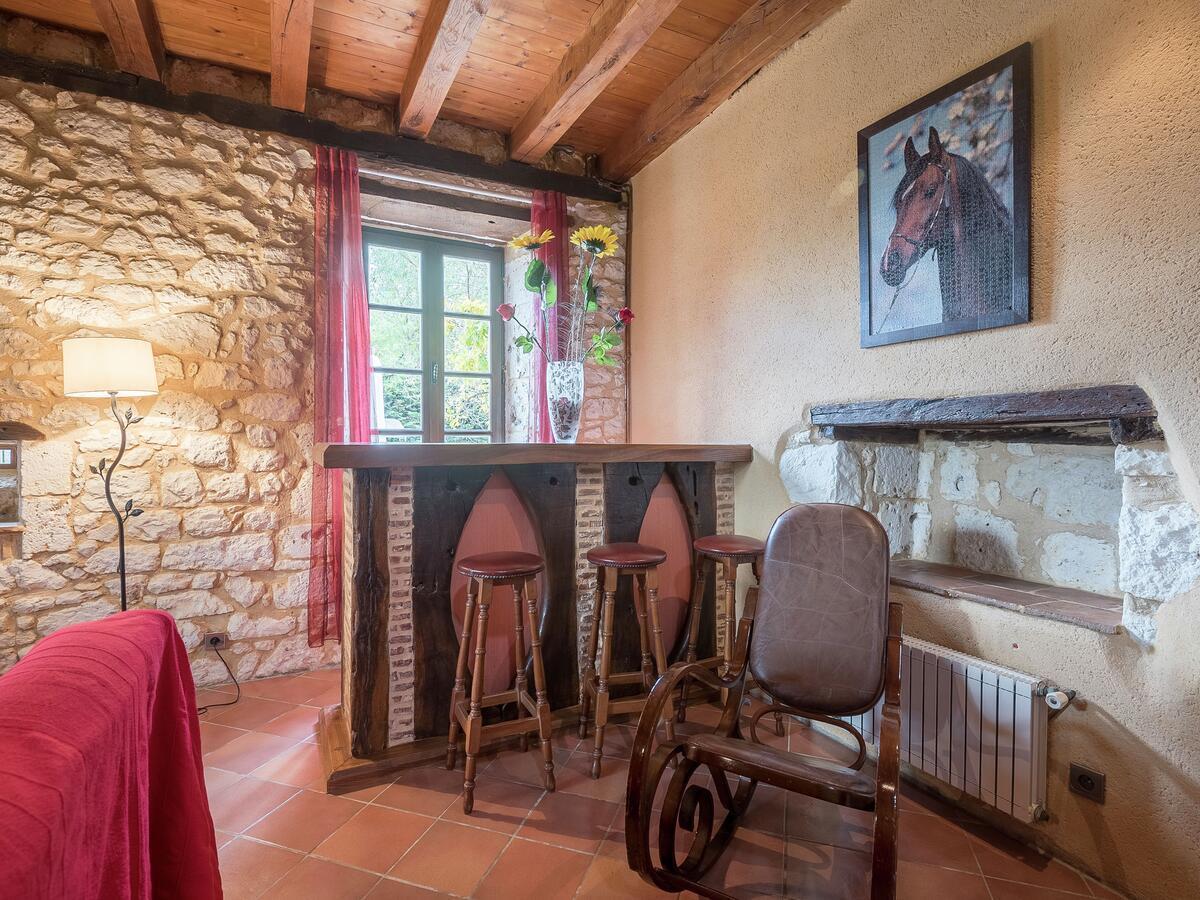 Charming Holiday Home With Pool モンバジャック エクステリア 写真
