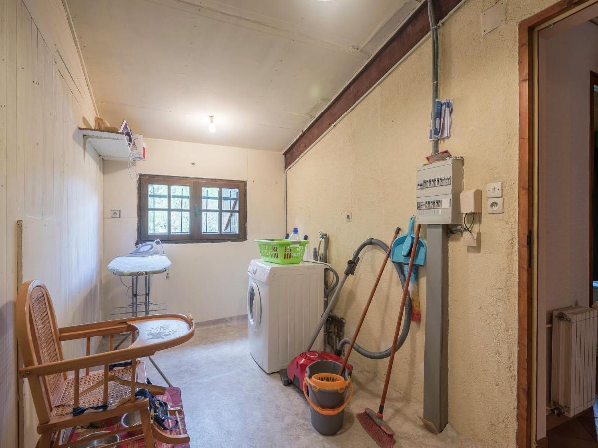 Charming Holiday Home With Pool モンバジャック エクステリア 写真